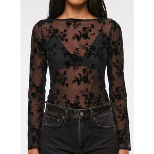Women's Abercrombie & Fitch Black Floral Sheer Long Sleeve Tee M